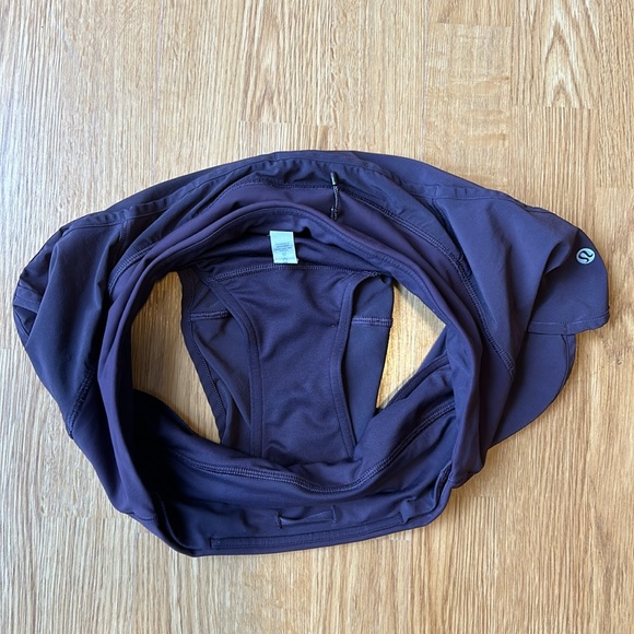 Lululemon Speed Short-Eggplant Color. Size 6 - Picture 8 of 8